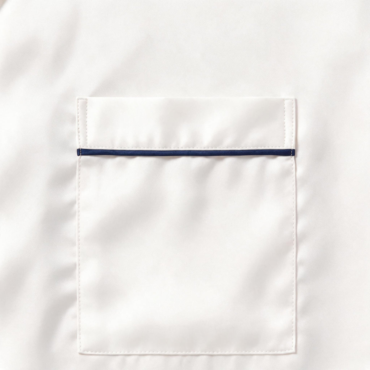 Conjunto de pijama Eva Short Tencel™ - Blanco con ribetes azul marino