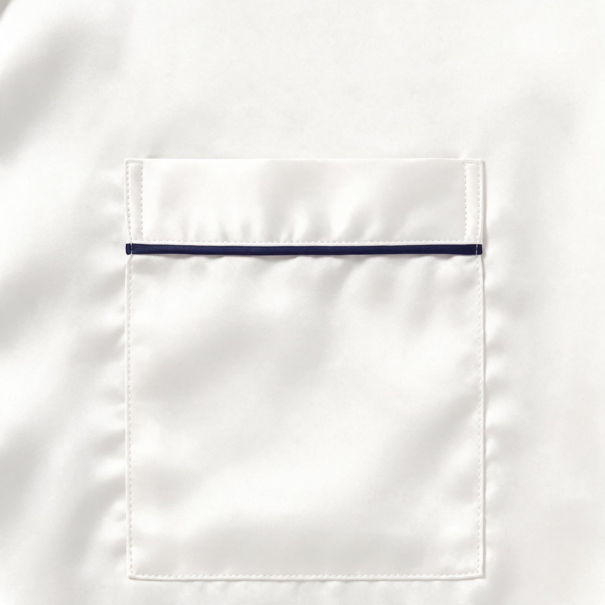 Conjunto de pijama Grace Lounge - Blanco con ribetes azul marino